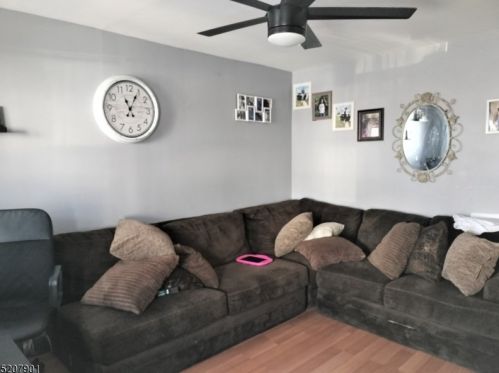 172 Emerson St, Carteret, NJ 07008-2923