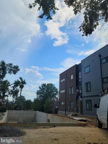 3918 10 St, Washington DC 20002-3736 exterior