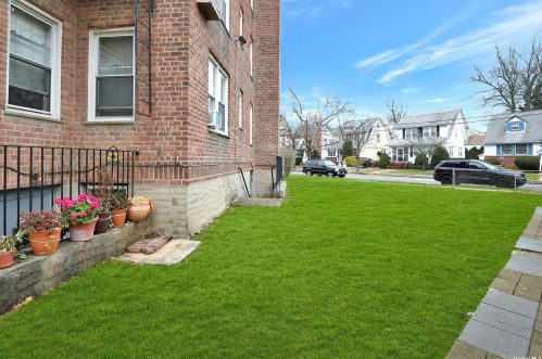 78 Gibson Blvd, Valley Stream NY  11581-2043 exterior