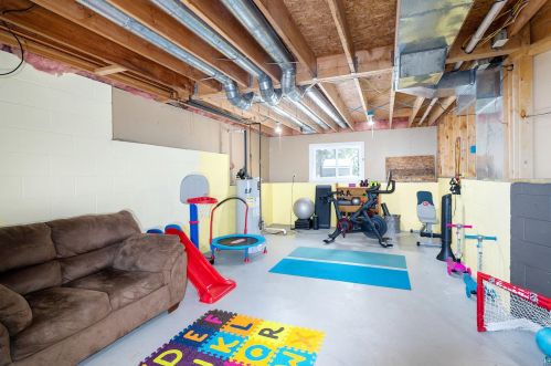 420 Anoka St, Duluth MN 55803-1921 exterior