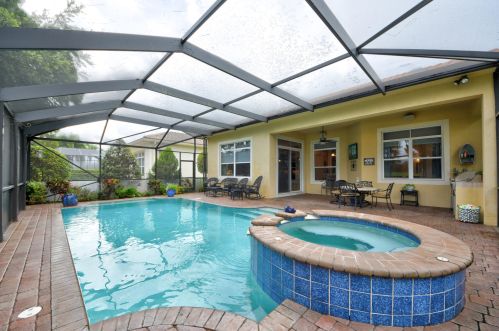 9800 Nuova Way, Fort Pierce FL 34986-2825 exterior