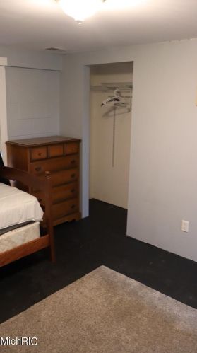 3821 Ellen St, Meskegon MI 49444-4067 exterior