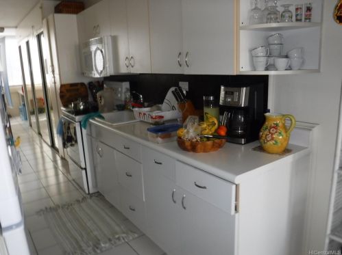 425 Ena Rd, Honolulu HI  96815-1735 exterior