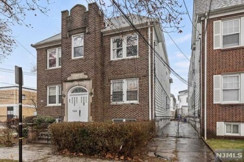 465 13th St, Newark, NJ 07107-1370