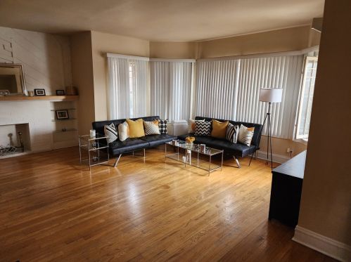 8030 Eberhart Ave, Chicago IL 60637-2484 exterior