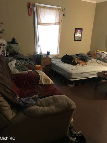 2513 Sanford St, Meskegon MI 49444-1445 exterior