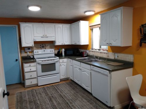 8758 1365, Taylorsville UT 84088-9127 exterior