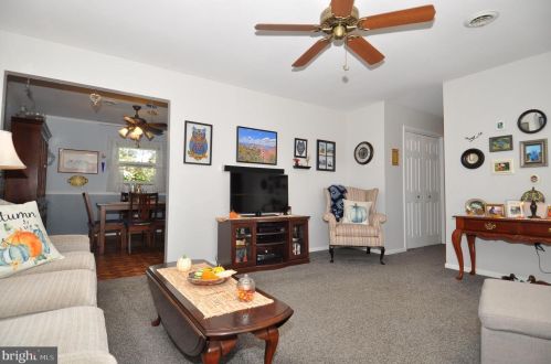 4 Hanover Dr, Cookstown NJ 08511-1005 exterior