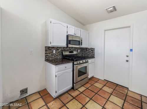 9641 Caldwell Dr, Tucson AZ  85747-9220 exterior