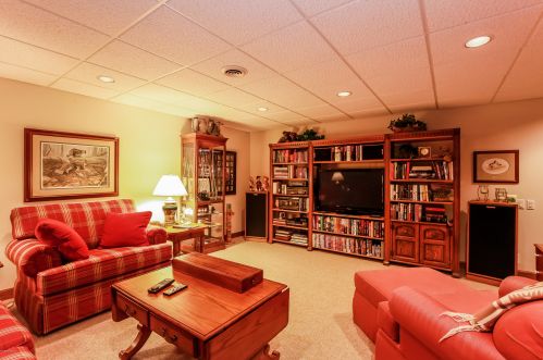 2425 58 St, Fennville MI 49408-8417 exterior