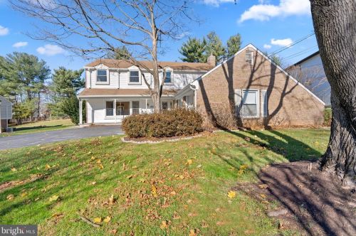 2305 Gate Dr, Silver Spring, MD 20906-2206