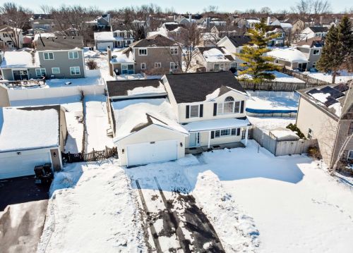 717 Greenmeadow Ct, Bull Valley IL 60014-8974 exterior