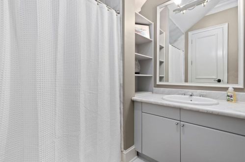 5625 Cross Gate Dr, Atlanta GA 30327-4815 exterior