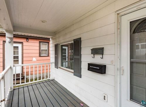 828 7th St, Duluth, MN 55805-1444