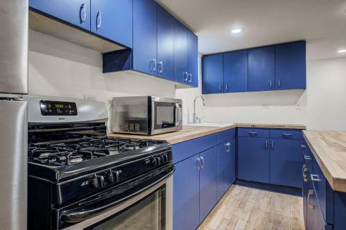 2959 Washtenaw Ave, Chicago IL 60645-3210 exterior