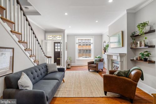 1233 Jackson St, Philadelphia PA 19148-2929 exterior