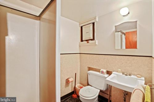 678 Allison Rd, Huntingdon Valley PA 19006-2905 exterior