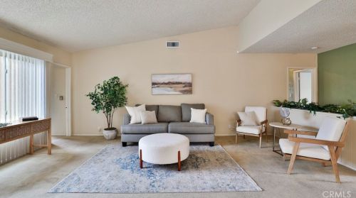 1100 Lincoln Ave, Fullerton CA 92831-4506 exterior