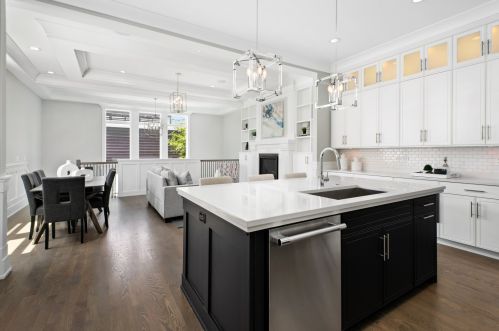 3642 Artesian Ave, Chicago IL  60618-4708 exterior