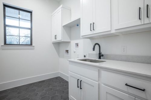 2507 Euclid Ave, Austin TX 78704-5418 exterior