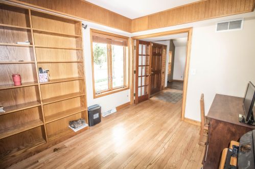 2424 Parnell Ave, Milwaukee WI 53221-4253 exterior