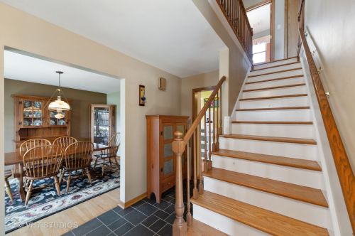 861 Saylor Ave, Elmhurst IL 60126-4303 exterior