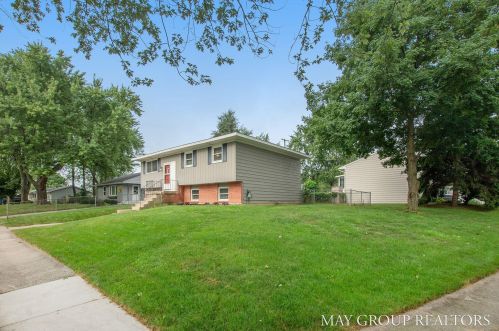 543 Faircrest Ave, Grand Rapids MI 49534-3441 exterior