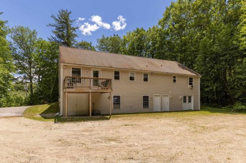 156 Old Concord Tpke, Barrington NH 03825-5153 exterior