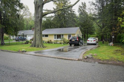 146 Olive St, Huntington Station NY 11746-1157 exterior