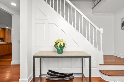 231 Bayberry Ln, Westport, CT 06880-1605