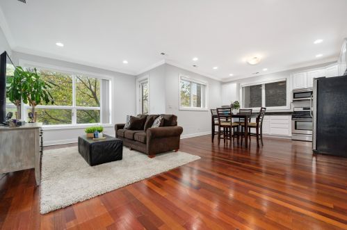 4648 Winthrop Ave, Chicago, IL 60640-7052