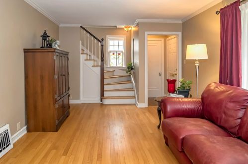 2414 86th St, Milwaukee, WI 53226-1920