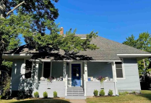 825 Pine St, Rochester, MI 48307-1441