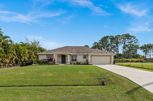 307 Camrose St, Fort Pierce FL  34983-1529 exterior