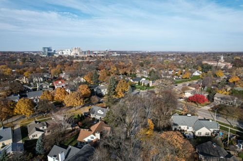 7425 Grand Pkwy, Milwaukee WI 53213-3566 exterior