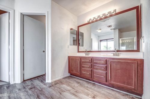 5912 Albeniz Pl, Phoenix AZ 85043-1973 exterior