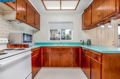 3514 Vancouver Way, Concord CA 94520-1551 exterior