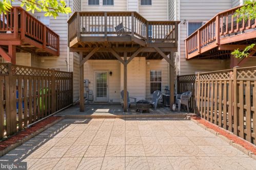 6005 Kestner Cir, Alexandria VA  22315-4834 exterior