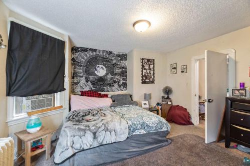 2207 3 St, Duluth MN 55805-1856 exterior