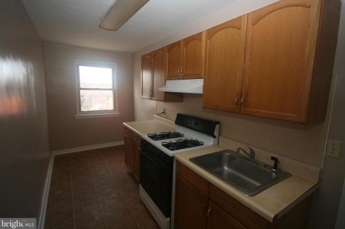 5811 Bustleton Ave, Philadelphia PA  19149-3405 exterior