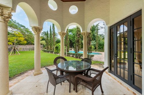 8060 Twin Lk Dr, Boca Raton FL 33496-1945 exterior