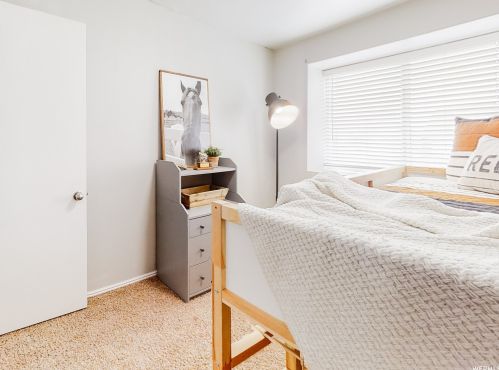 3058 Linton Dr, Taylorsville UT 84088-4632 exterior