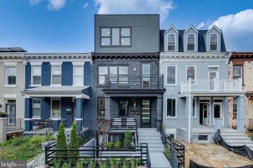 1124 Morse St, Washington, DC 20002-3806