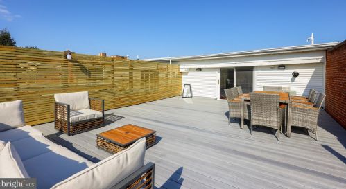 18 Walnut St, Lancaster PA  17602-4924 exterior