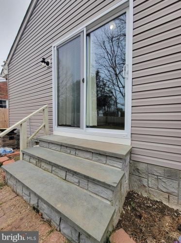 228 Bentley Ave, Trenton NJ  08619-3724 exterior