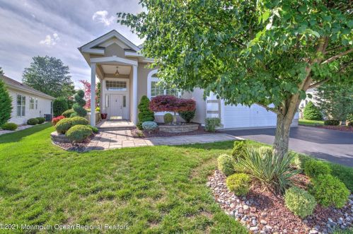 40 Nottingham Way, Jackson Twp, NJ 08527-4375