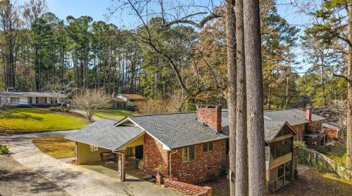 2607 Hawthorne Dr, Atlanta GA 30345-1328 exterior