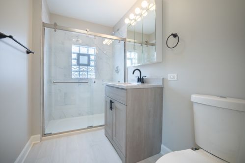 4572 Melvina Ave, Chicago IL  60630-3014 exterior