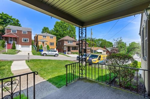 648 Loretta St, Pittsburgh, PA 15217-2824