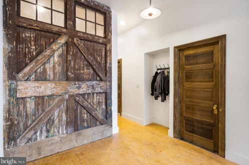 2020 Fletcher St, Philadelphia PA  19125-1524 exterior